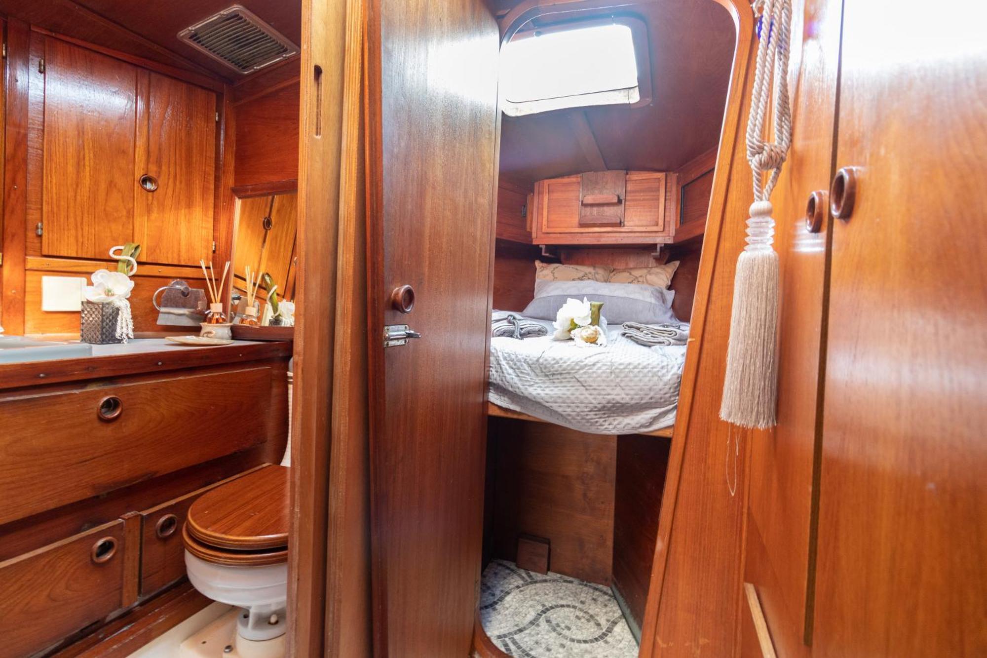 Quo Vadis Yacht Bari Exterior foto