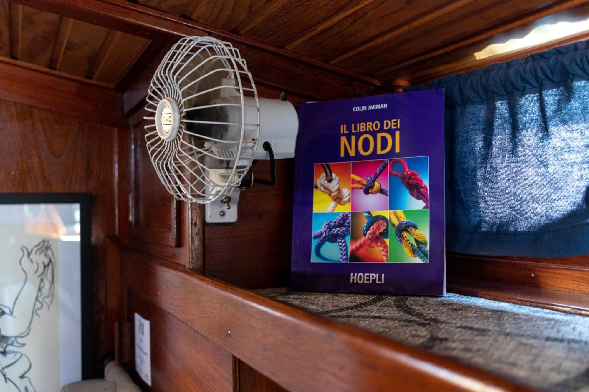 Quo Vadis Yacht Bari Exterior foto